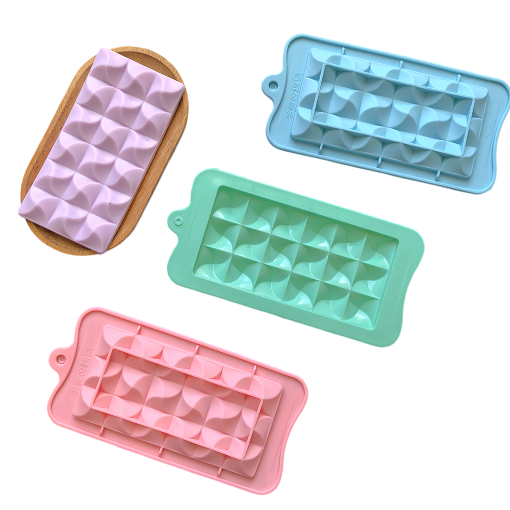 Kitchen Baking Corner - 3pcs full-size pointed-corner chocolate silicone molds
